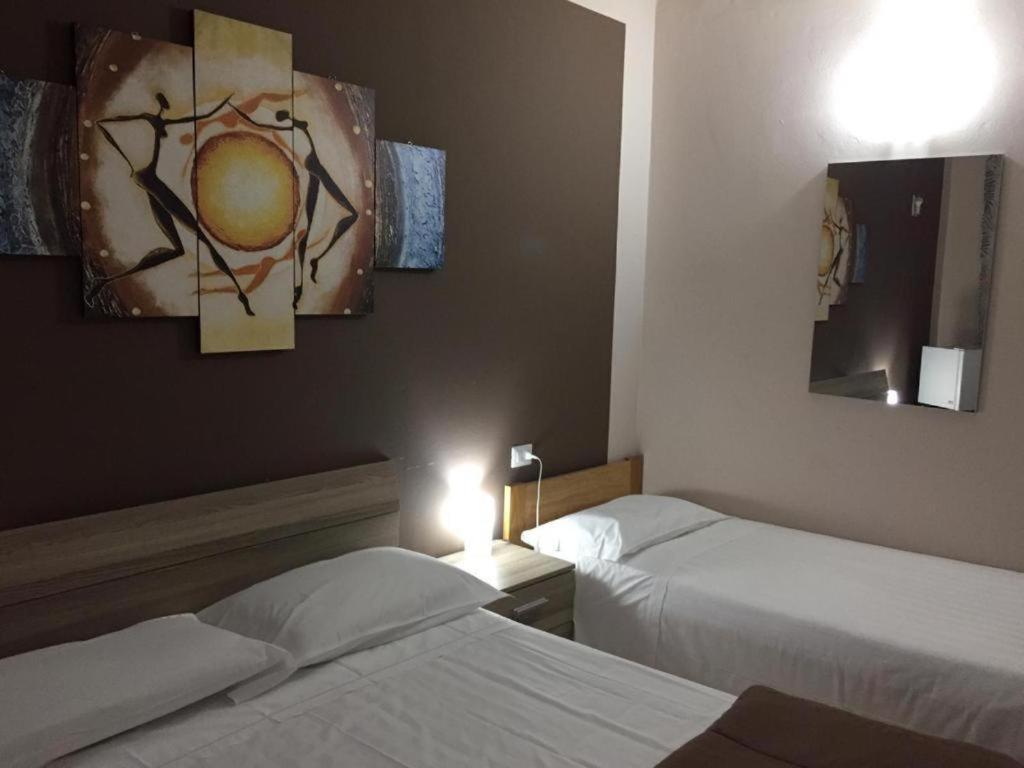 Hotel ELENA 1 Parma Buitenkant foto