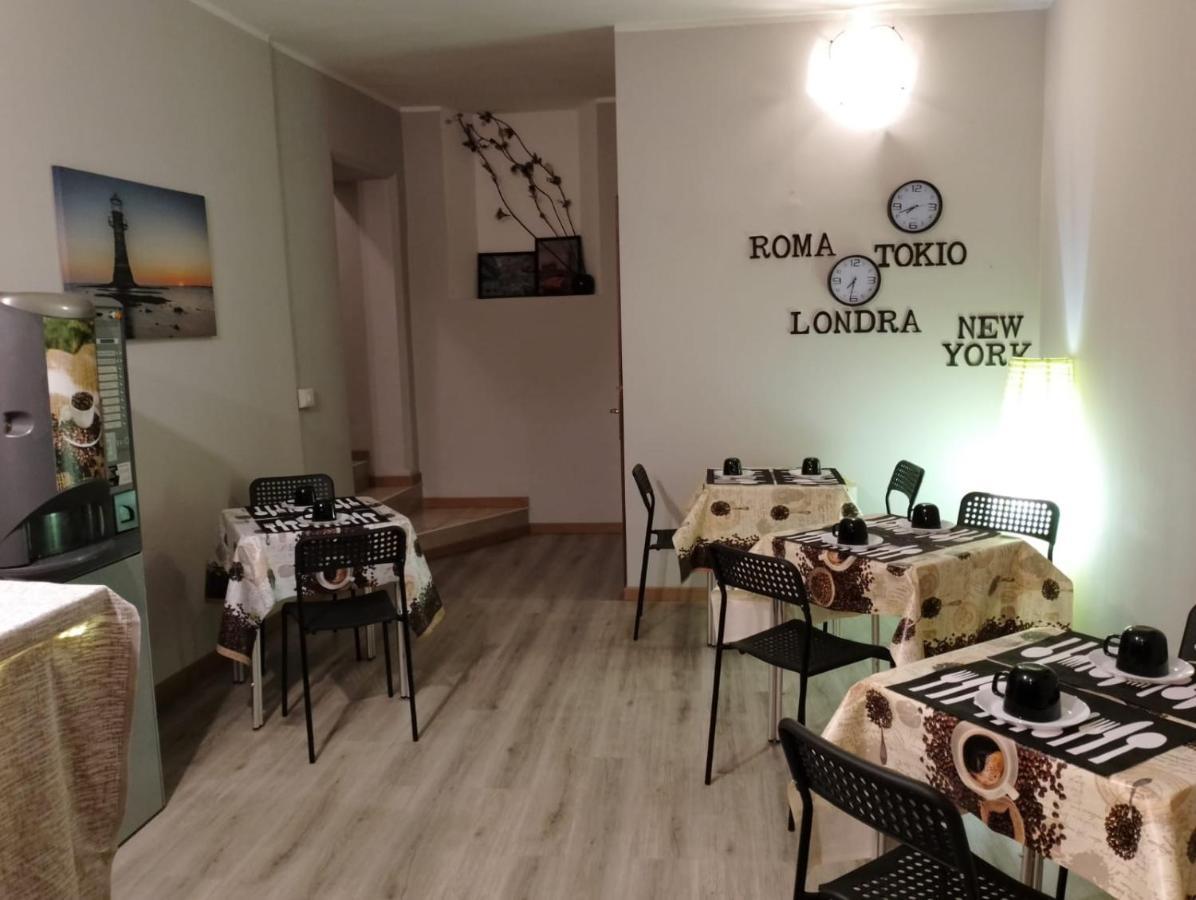 Hotel ELENA 1 Parma Buitenkant foto